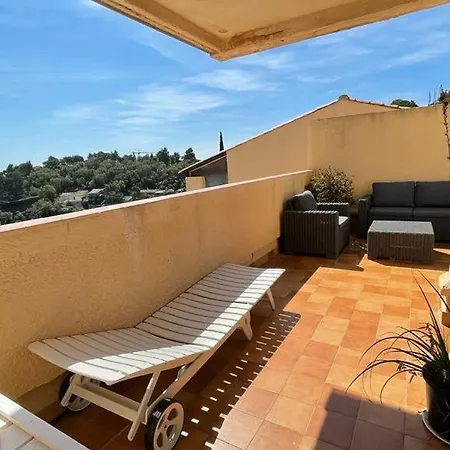 Gigaro Sylvabelle Sea Lounge Apartamento *